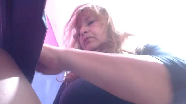 xxiomarasweet online show from April 11, 2026, 7:56 am