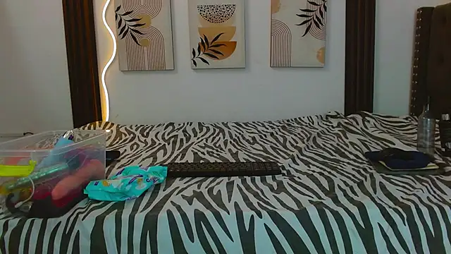 miss caty online show from April 14, 2026, 12:48 am