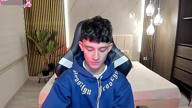 Snapshot of Patrick_Howland_ chatting on February 9, 2026, 3:26 am Patrick Howland online show from February 9, 2026, 3:26 am