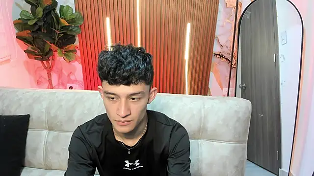 Snapshot of Patrick_Howland_ chatting on February 14, 2026, 3:40 am Patrick Howland online show from February 14, 2026, 3:40 am