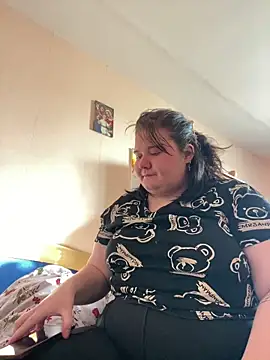 AngelKiras online show from March 4, 2026, 6:43 am