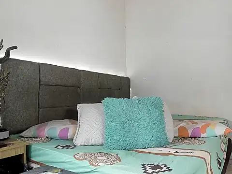 Snapshot of Zoel_Amber20 chatting on April 5, 2026, 8:37 pm Zoel Amber20 online show from April 5, 2026, 8:37 pm