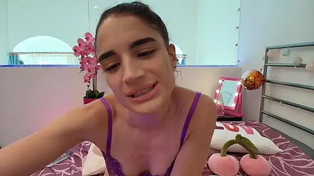 CandieLucianioff online show from June 15, 2026, 2:28 pm