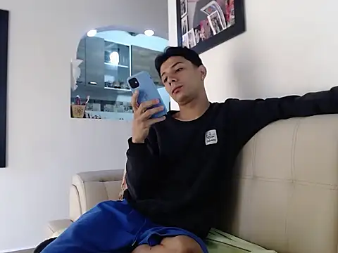 waner thom online show from February 10, 2026, 2:05 pm