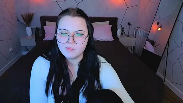 Kira G0ld online show from May 27, 2026, 9:16 am