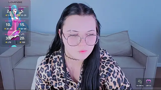 Snapshot of Kira_G0ld chatting on June 20, 2026, 9:36 am Kira G0ld online show from June 20, 2026, 9:36 am