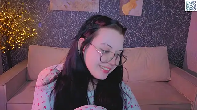 Kira G0ld online show from May 14, 2026, 9:06 am