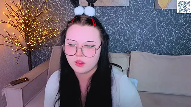Kira G0ld online show from May 5, 2026, 8:50 am