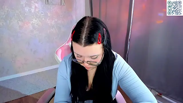 Kira G0ld online show from May 6, 2026, 8:40 am