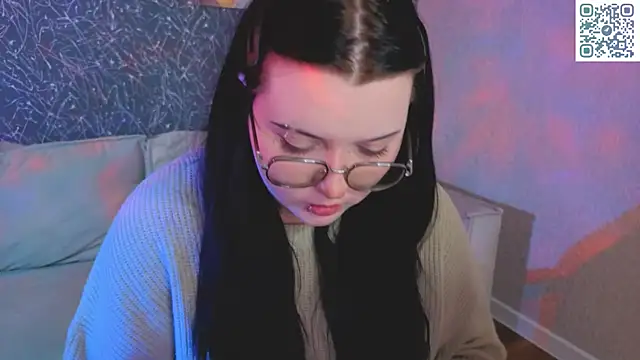 Kira G0ld online show from May 2, 2026, 1:11 am