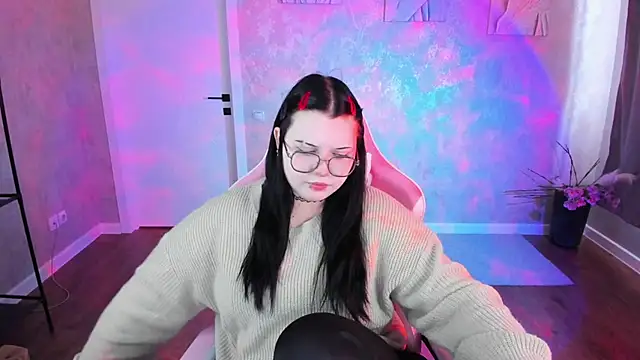 Snapshot of Kira_G0ld chatting on April 9, 2026, 1:07 am Kira G0ld online show from April 9, 2026, 1:07 am