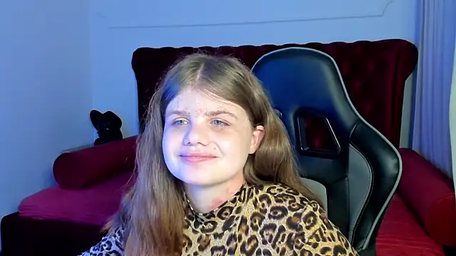 ChloeHalses online show from May 8, 2026, 5:06 pm