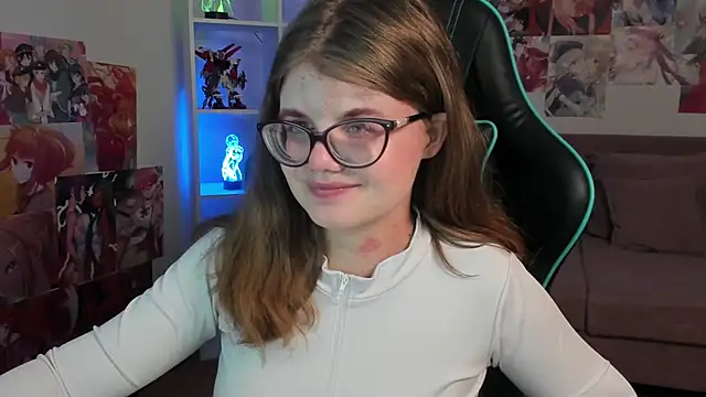 ChloeHalses online show from March 6, 2026, 6:36 pm