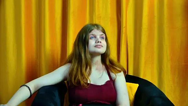ChloeHalses online show from May 16, 2026, 5:12 pm