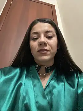 Snapshot of OnlyLeiLa chatting on March 5, 2026, 6:48 pm OnlyLeiLa online show from March 5, 2026, 6:48 pm