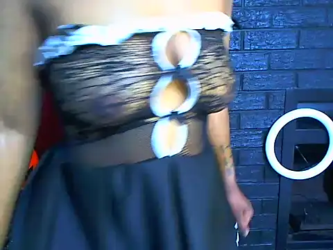 Lindabee34 online show from February 15, 2026, 9:47 pm