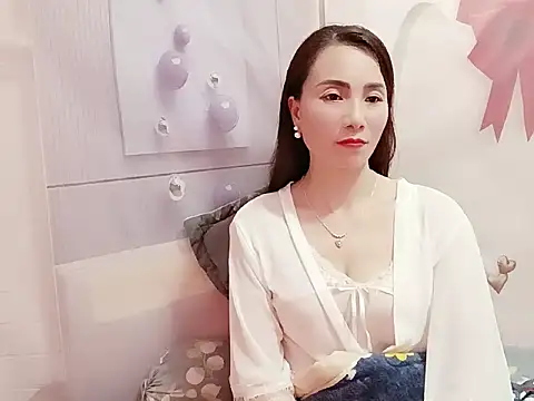 Snapshot of Hello-Kitty001 chatting on February 19, 2026, 3:20 pm Hello-Kitty001 online show from February 19, 2026, 3:20 pm