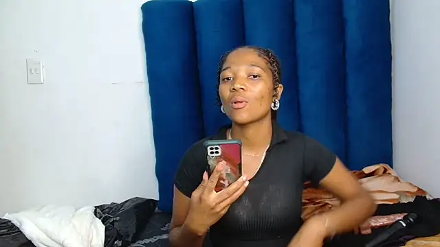 Snapshot of ForeverSexy_ chatting on April 5, 2026, 5:41 pm ForeverSexy online show from April 5, 2026, 5:41 pm