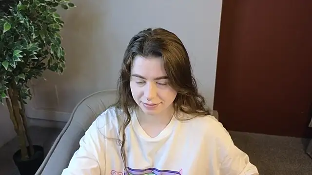 Snapshot of LovingWhisperr chatting on March 23, 2026, 1:06 am LovingWhisperr online show from March 23, 2026, 1:06 am