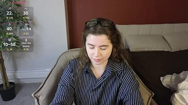 Snapshot of LovingWhisperr chatting on April 6, 2026, 1:23 am LovingWhisperr online show from April 6, 2026, 1:23 am