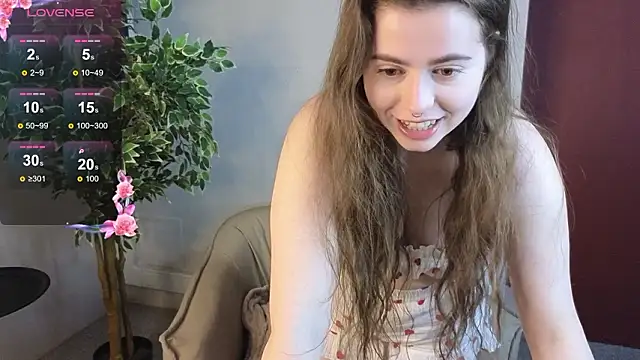 Snapshot of LovingWhisperr chatting on March 21, 2026, 8:19 am LovingWhisperr online show from March 21, 2026, 8:19 am