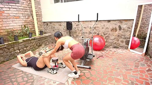 Emma Sanz   online show from February 21, 2026, 1:46 pm