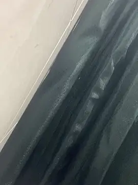 Emma Sanz   online show from April 8, 2026, 2:24 am