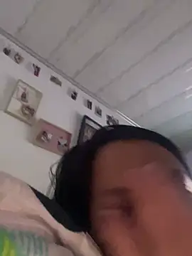 Emma Sanz   online show from March 9, 2026, 11:58 am