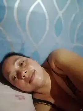 Snapshot of May_Bombs chatting on April 8, 2026, 1:34 pm May Bombs online show from April 8, 2026, 1:34 pm