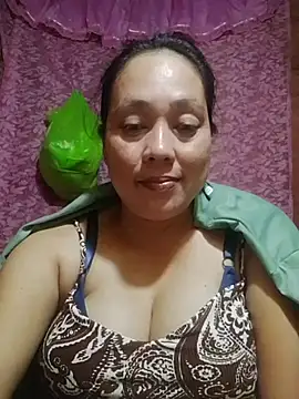 Snapshot of May_Bombs chatting on March 14, 2026, 1:06 pm May Bombs online show from March 14, 2026, 1:06 pm