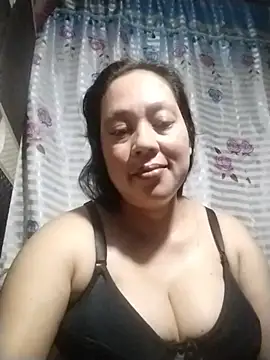 Snapshot of May_Bombs chatting on February 8, 2026, 9:12 pm May Bombs online show from February 8, 2026, 9:12 pm