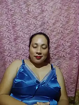 Snapshot of May_Bombs chatting on March 20, 2026, 12:28 pm May Bombs online show from March 20, 2026, 12:28 pm