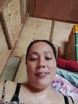 Snapshot of May_Bombs chatting on April 3, 2026, 2:07 am May Bombs online show from April 3, 2026, 2:07 am