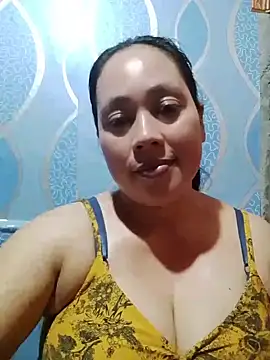 Snapshot of May_Bombs chatting on April 11, 2026, 1:13 am May Bombs online show from April 11, 2026, 1:13 am