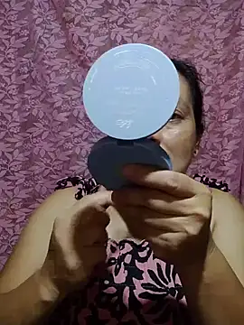 Snapshot of May_Bombs chatting on March 23, 2026, 12:05 pm May Bombs online show from March 23, 2026, 12:05 pm