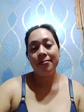 Snapshot of May_Bombs chatting on April 13, 2026, 9:41 pm May Bombs online show from April 13, 2026, 9:41 pm