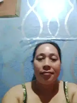 Snapshot of May_Bombs chatting on April 4, 2026, 10:16 pm May Bombs online show from April 4, 2026, 10:16 pm