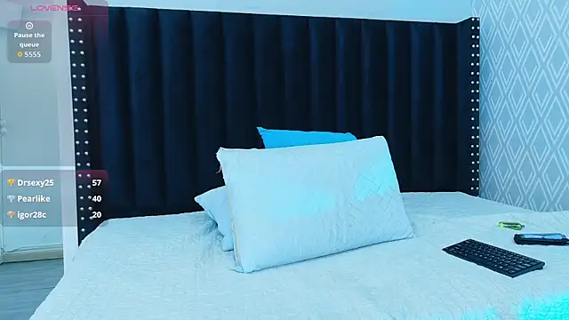 tightlittleebony online show from February 21, 2026, 11:07 pm