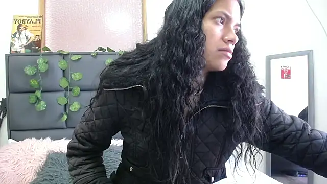 Snapshot of Julieta_Parker chatting on March 29, 2026, 1:02 pm Julieta Parker online show from March 29, 2026, 1:02 pm