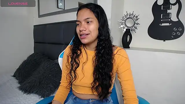 Snapshot of Julieta_Parker chatting on July 2, 2026, 2:12 am Julieta Parker online show from July 2, 2026, 2:12 am
