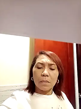 Snapshot of dannamomcerratt chatting on February 22, 2026, 7:59 pm dannamomcerratt online show from February 22, 2026, 7:59 pm