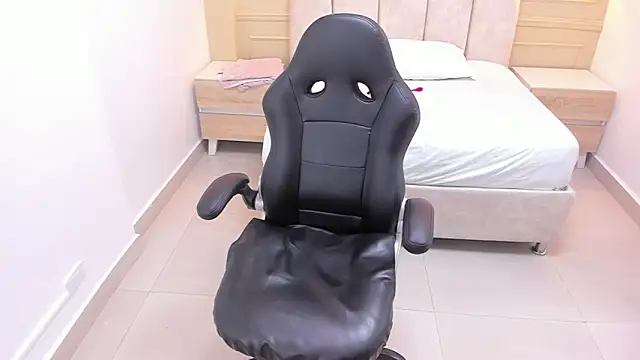 LISIEMARGOTH online show from March 10, 2026, 12:42 pm