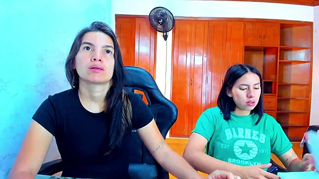 Emily and Soffy online show from April 7, 2026, 12:18 pm