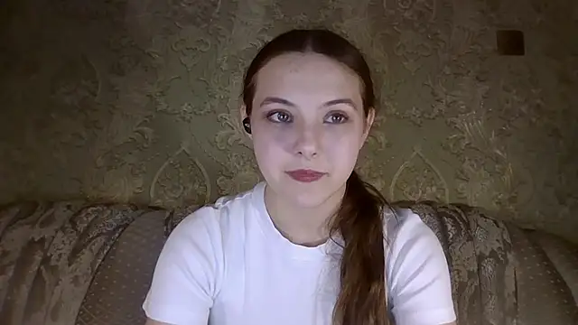 YuniNeko online show from February 14, 2026, 5:02 pm