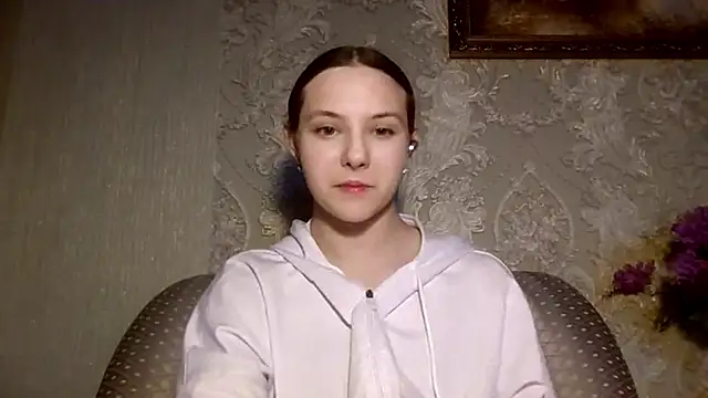 Snapshot of YuniNeko chatting on April 14, 2026, 3:06 pm YuniNeko online show from April 14, 2026, 3:06 pm