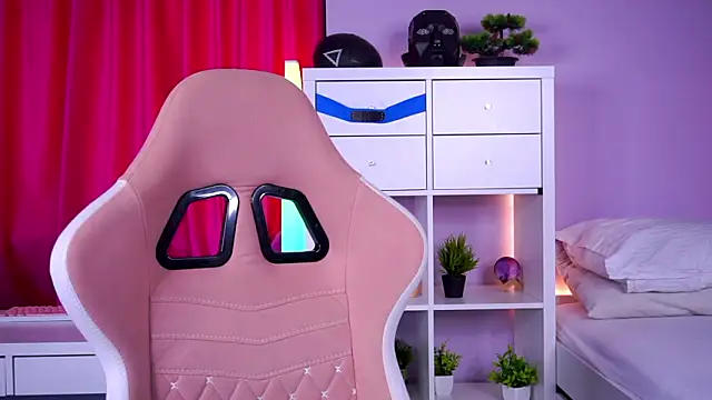 MistyReeds online show from February 19, 2026, 5:59 am