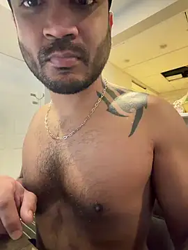 Snapshot of DaggerTie chatting on February 5, 2026, 2:02 pm DaggerTie online show from February 5, 2026, 2:02 pm