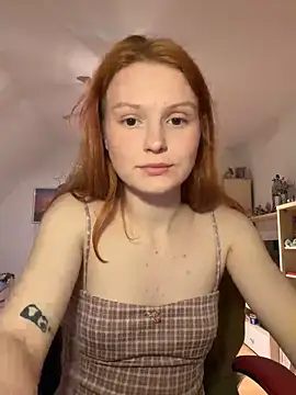 mad girlygirl online show from February 5, 2026, 7:21 pm