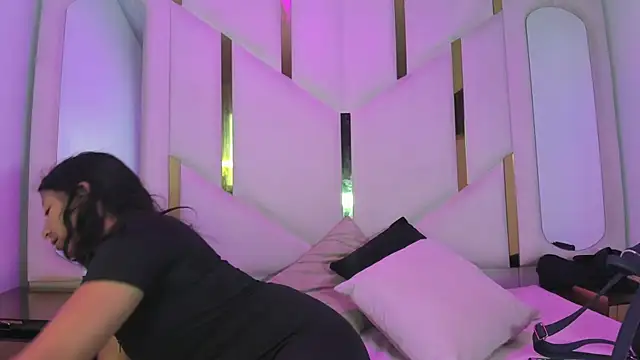 Snapshot of Vaneline2 chatting on April 29, 2026, 2:21 pm Vaneline2 online show from April 29, 2026, 2:21 pm