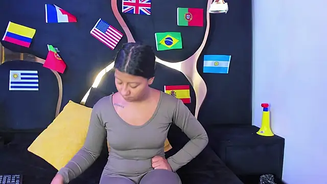 Vaneline2 online show from June 17, 2026, 2:05 pm